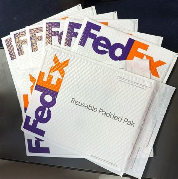How late does fedex run